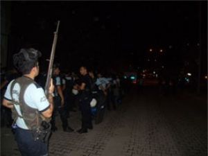 Cizre ablukaya alındı: 6 polis yaralı
