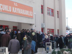 Kimlik sorunu çözülmedi