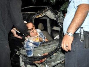 Arkadaşına yetişmek isterken ağaca çarptı