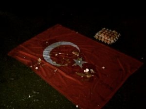 Rusya'da Türk bayrağına saldırı