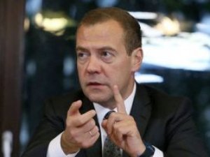 Rusya Başbakanı Medvedev: Önemli Projeler İPTAL EDİLEBİLİR