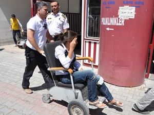 İzinsiz girdikleri evde eğlenirken yakalandılar