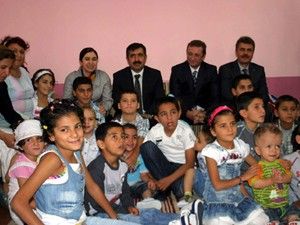 Vali Doğan ve eşinden bayram ziyaretleri