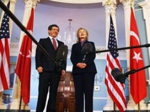 Davutoğlu Hillary Clinton'la görüştü