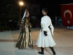 Başhüyük'te bayram şenliği