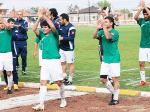 Sarayönü Belediyespor sıkı çalışıyor