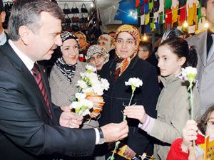 Akyürek, Bosna pazar esnafını ziyaret etti