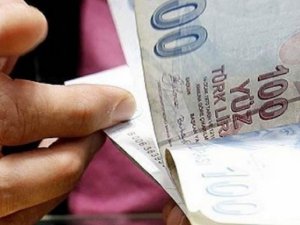 Emekliye 100 lira zam Meclis'ten geçti