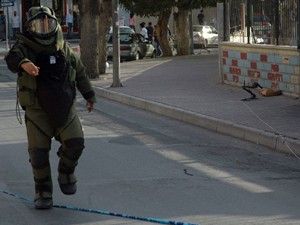 Şüpheli bayan çantası patlatıldı