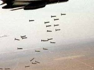 Uçaklar PKK kampını vurdu, helikopter asker indirdi