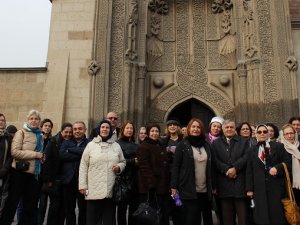 Mevlana’yı anma törenleri içimizi ısıttı