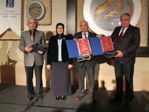 İnşaat mühendislerine plaket verildi