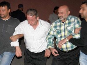 Çaldıkları salçaları yarı fiyatına sattılar