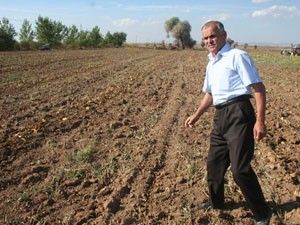 Beyşehir'de anız yangınlarına dur denilemiyor