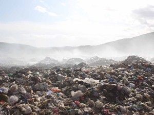 Beyşehir'de Çöp Toplama Merkezi'ndeki dumanlar