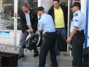 Afgan baba ile oğlu öldürüldü