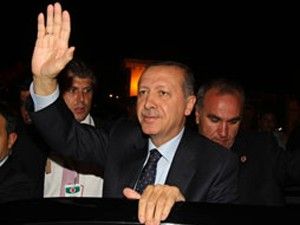 Erdoğan, annesini hastanede ziyaret etti