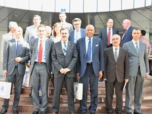 Bina alev alev yandı