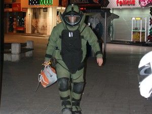 Okula atmak istediği bomba elinde patladı