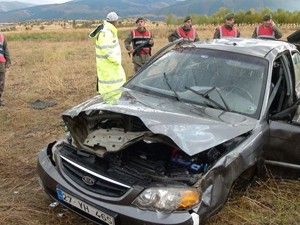 Otomobil şarampole uçtu: 2 ölü