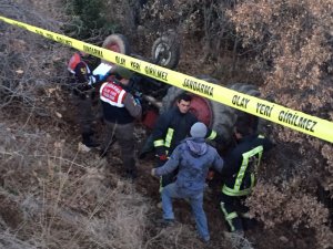 Şarampole devrilen traktörün sürücüsü öldü