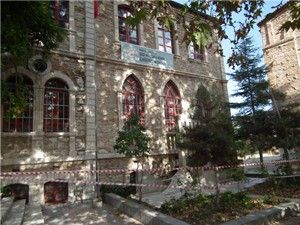 Akşehir'deki Gazi Okulu'nun kapısına kilit