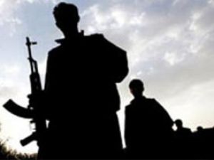 Teröristler kaçırdıkları korucuyu bıraktı