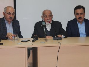 'Gizlice namaz sureleri öğrendim'