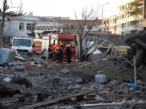 Teröristler Çınar İlçesinde Eş Zamanlı Üç Noktaya Saldırdı