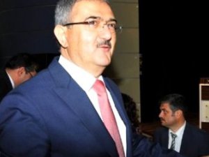 Selçuk'ta yeni Rektör Mustafa Şahin oldu