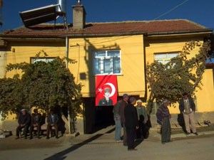 Konyalı şehidin evine ateş düştü