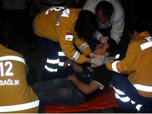 Otomobil belediye otobüsüne çarptı: 5 yaralı