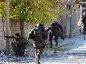 Sur'da şiddetli çatışma: 2 asker yaralı