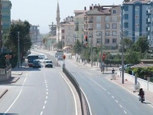 Karatayda yollar genişletilerek trafik rahatlatılıyor