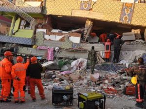 Van'da 7.2 büyüklüğünde deprem