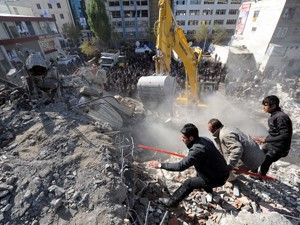 Van'da hayatını kaybedenlerin sayısı 366'ya ulaştı