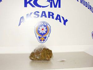 Narkotik köpeği, 700 gram uyuşturucu buldu