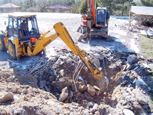 Parkın temelinde insan kemikleri bulundu