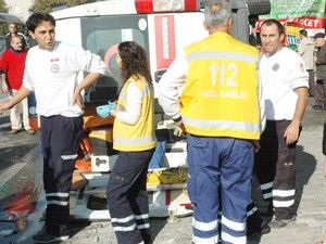 Kalp krizi geçiren kişiyi taşıyan ambulans devrildi: 1 ölü