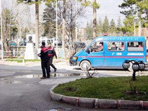 PKK sempatizanı 2 kişi yaralandı