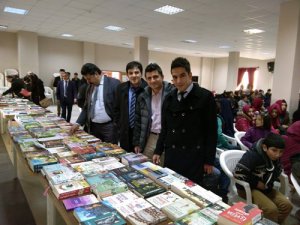 Emirgazi'de kitap fuarı açıldı