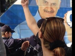 Erdoğan'a el hareketi yapan kadına hapis cezası
