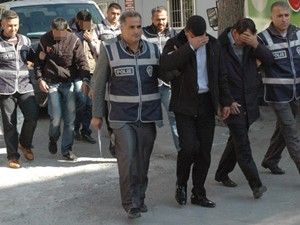 Sahte ehliyetteki fotoğrafları, oto şebekesini ele verdi