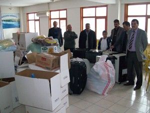 Kozanlılar, depremzedeler için yardıma koştu