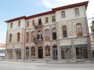 Tarihi otelde çalışmalar tamamlanıyor