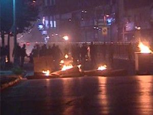 PKK yandaşları bir eve bomba attı