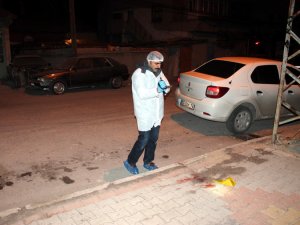 Kardeşinin Arkadaşını Bıçaklayarak Öldürdü