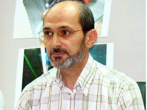 Dergi yönetimi Müslümanlardan özür dilemeli
