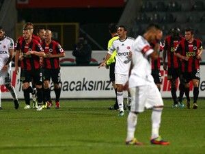 Kartal başladı, Gençler bitirdi: 4-2