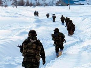 Tunceli'de 2 metre karda PKK'ya nokta operasyonlar